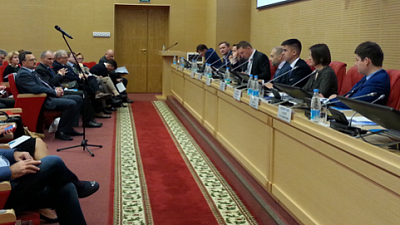 Д.Мариничев провел дискуссию на конференции Финуниверситета "Финтех: Успеть, чтобы не опоздать"
